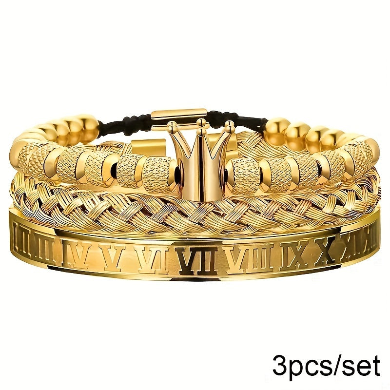 Erkaklar bilaguzuklari to'plami, Romal raqamlari, toj tafsilotlari va to'qilgan ip dizayni bilan hashamatli zanglamas po'latdan yasalgan bilaguzukni o'z ichiga oladi.