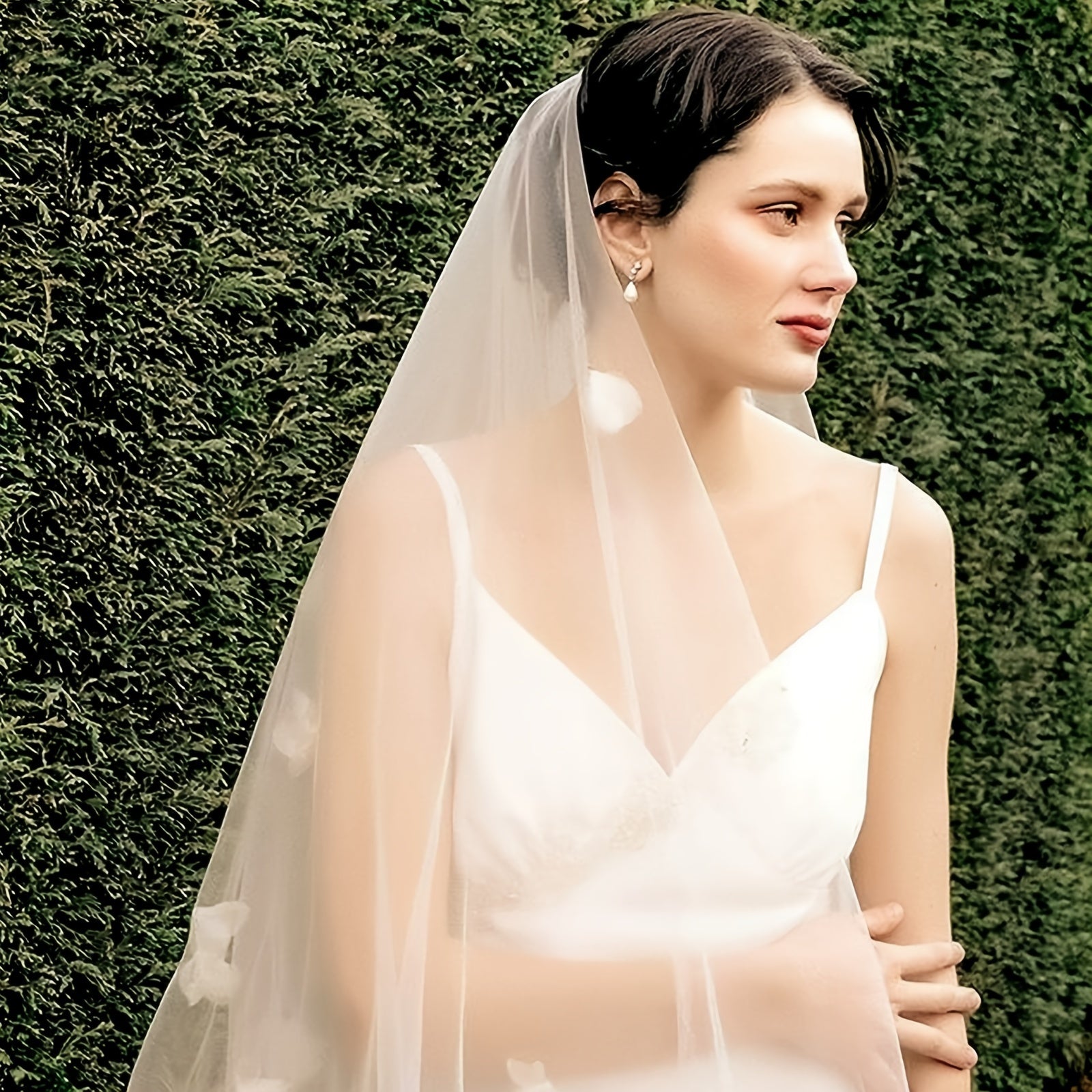 Women's Bridal Veil with 3D Floral Accents Double Layer Wedding Accessory