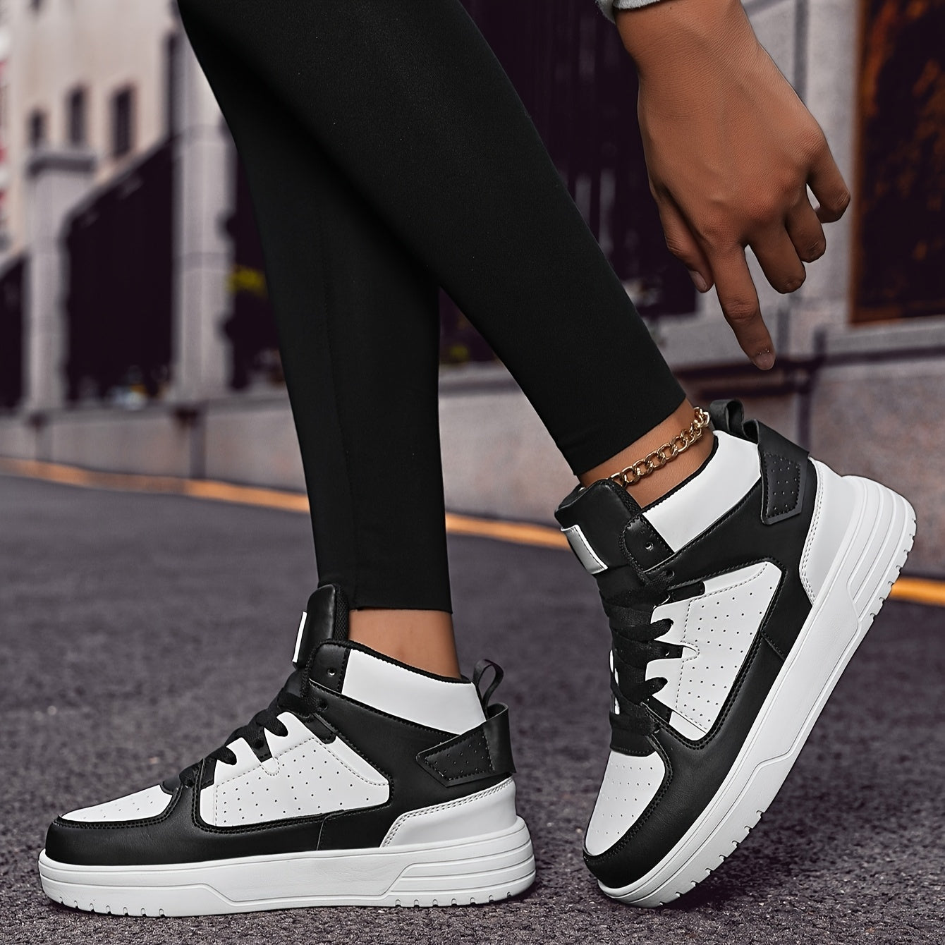 Women’s Casual High-Top Sneakers Breathable Lace-Up Sports Shoes