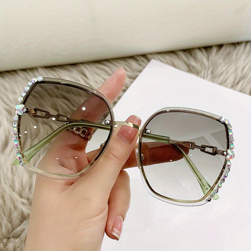 Large Cat Eye Gradient Lens Rhinestone Decor Sunglasses for Women Men Outdoor Beach