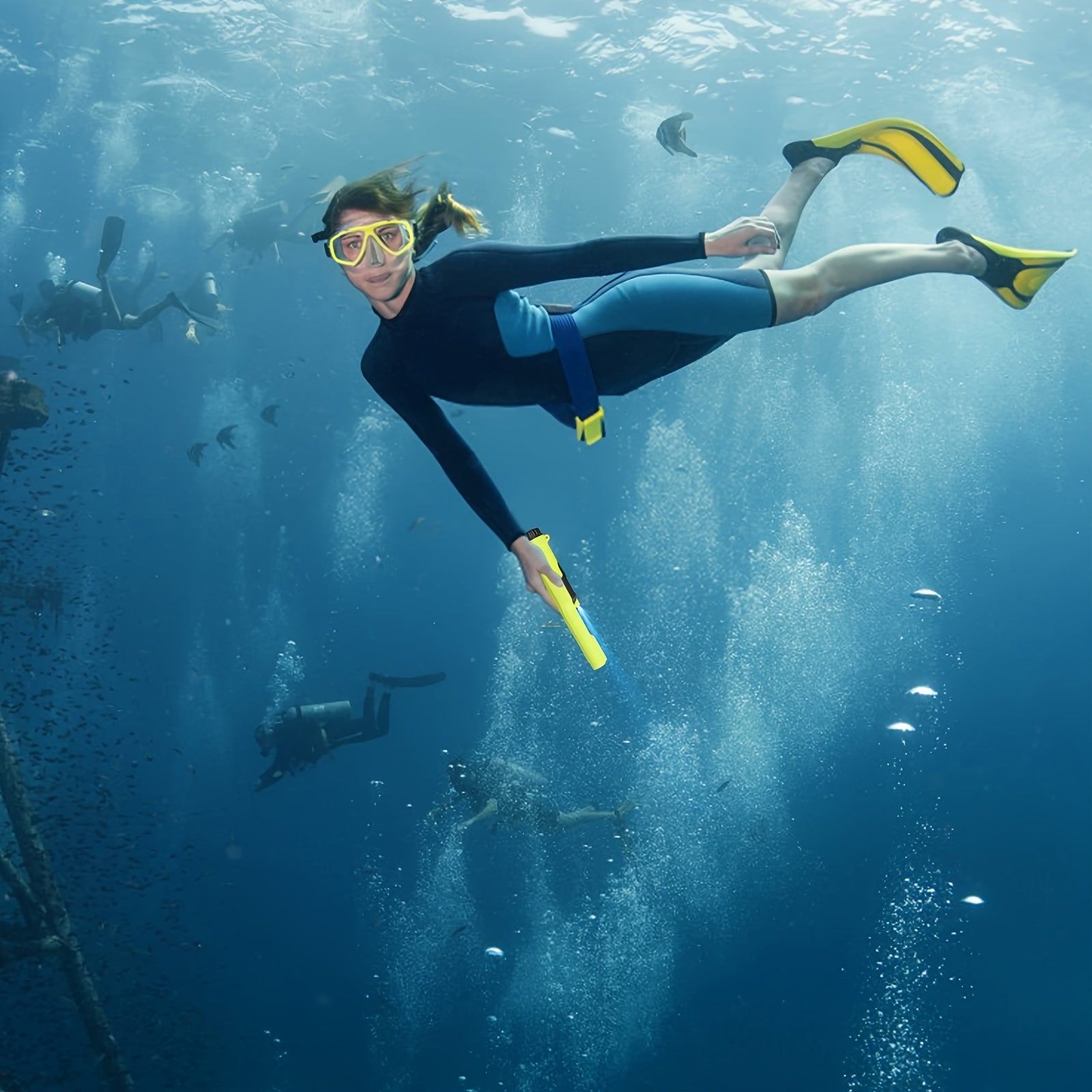 Underwater Metal Detector Pinpointer with LCD Screen Handheld Treasure Finder with 3 Modes Plastic Belt Holster Non-Rechargeable Battery for Adults