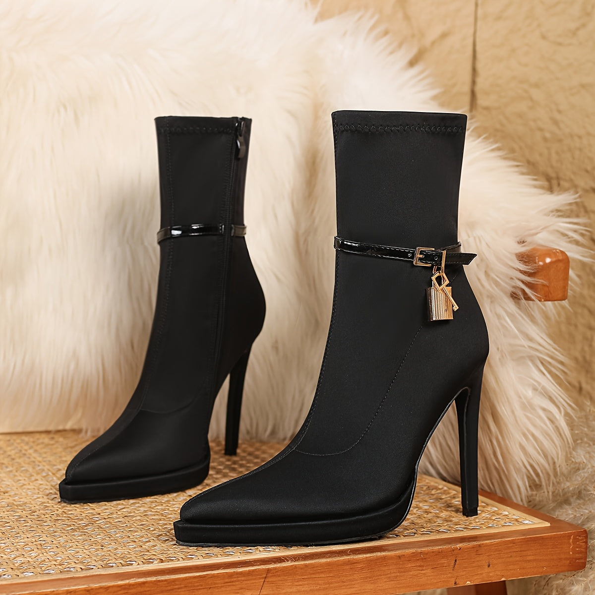 Женские ботинки на каблуке с эластичным материалом, заостренный нос, платформа