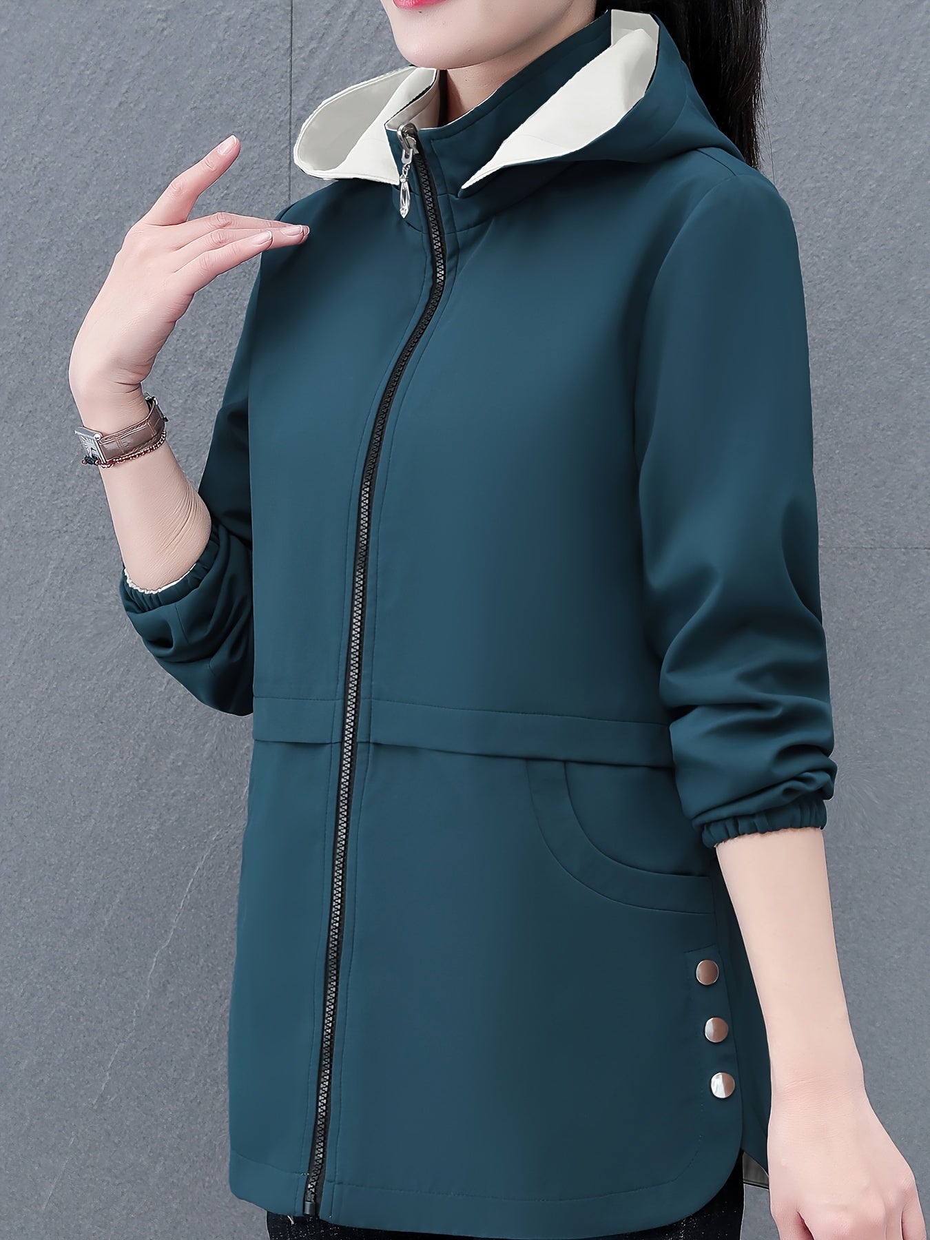 Женская reversible куртка со средними и длинными стилями для весны и осени.