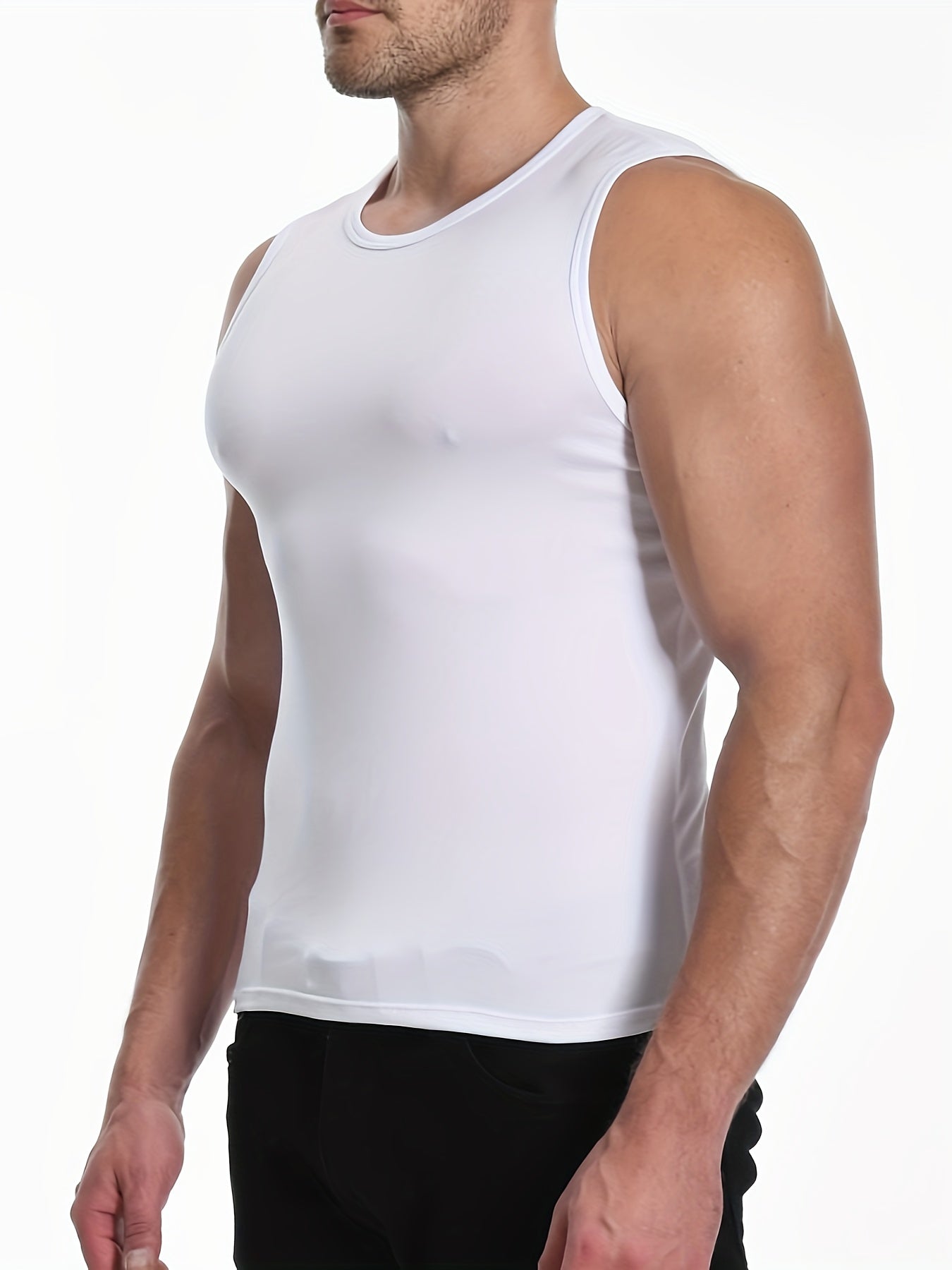 Yozgi sport va fitnes faoliyatlari uchun mukammal, bir rangli beshta yengsiz ko'ylak.