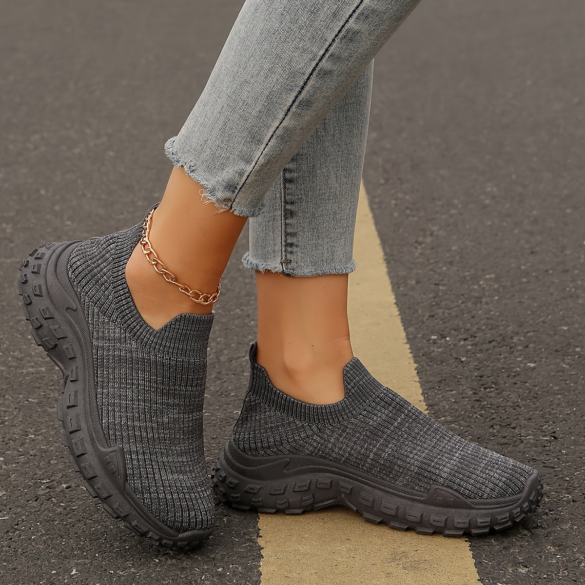 Ayollar uchun slip-on yurish poyabzali engil nafas oladigan tarmoq kundalik krossovkalar