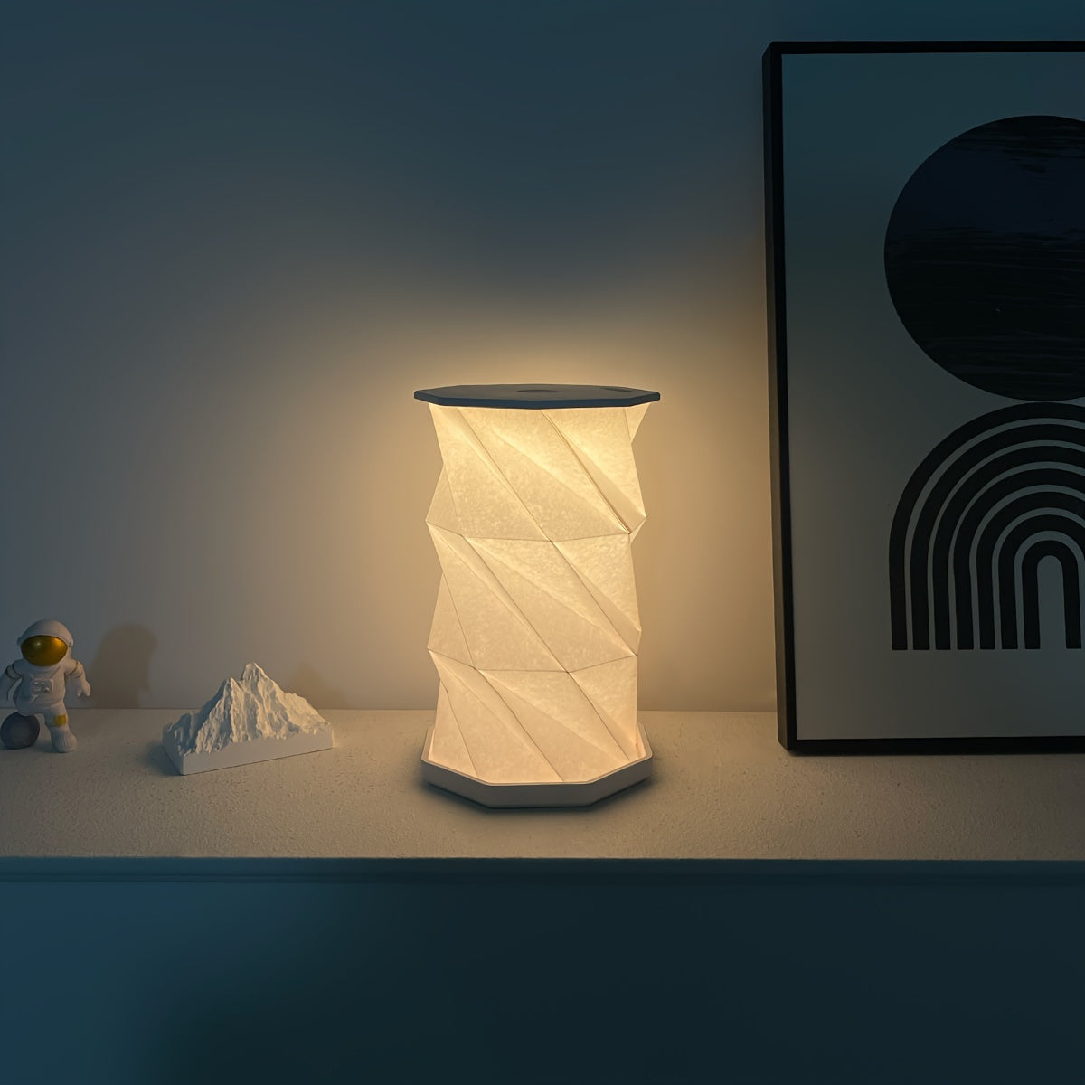 Vintage yog'och egiluvchan stol lampasi, portativ tun chirog'i, bosqichsiz dimming va USB orqali zaryadlanadigan, lagerda foydalanish uchun.