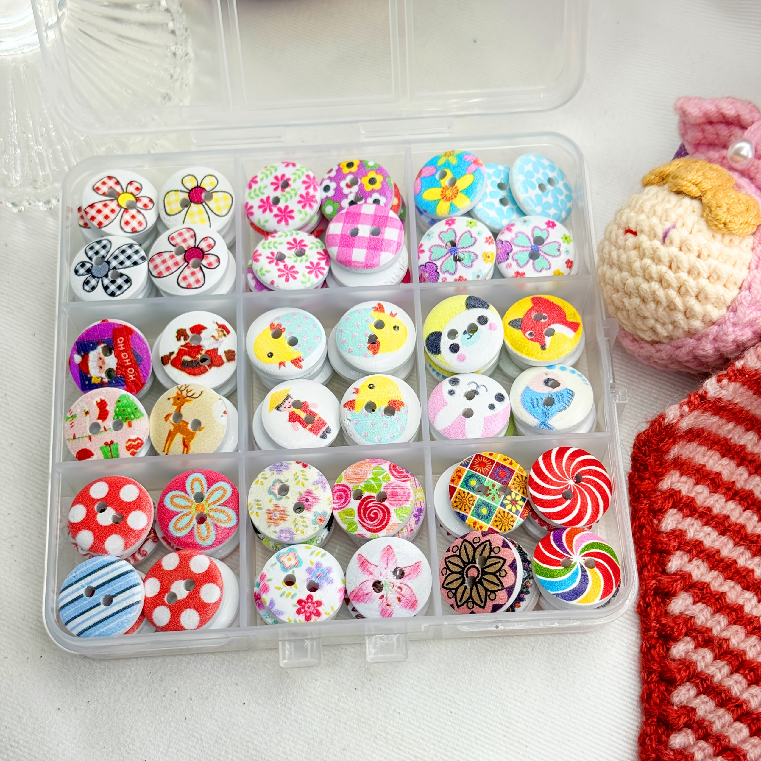 Set de botones decorativos DIY variados, base blanca, 108 piezas para días festivos de regalo