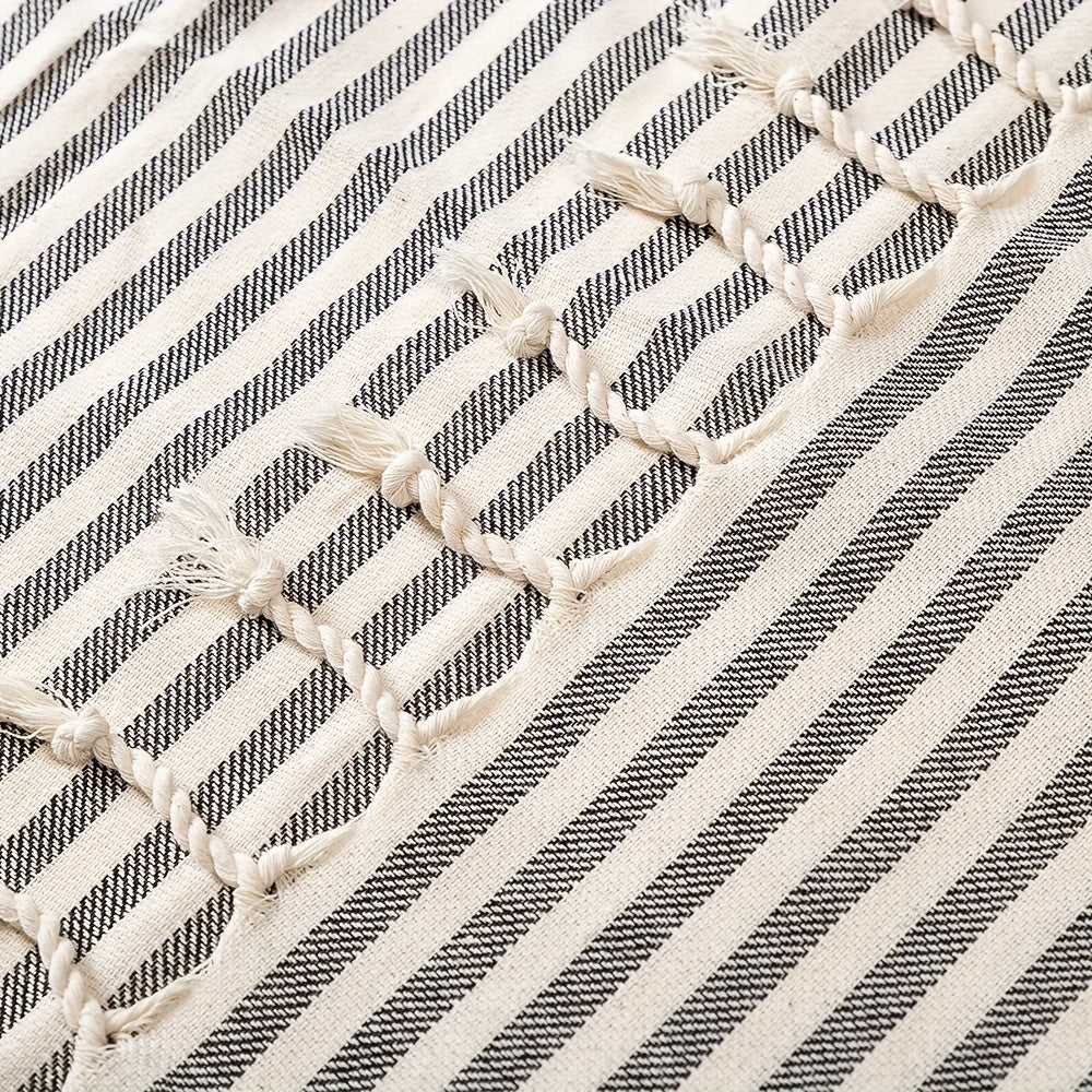 Katta turk plyaji sochiq, yorqin pushti, ko'k, yashil va sariq chiziqlar bilan, to'quvchalar bilan. Tez quriydigan, qumga chidamli, yumshoq va singdiruvchi. Havuz, hammom va sayohat uchun mos.