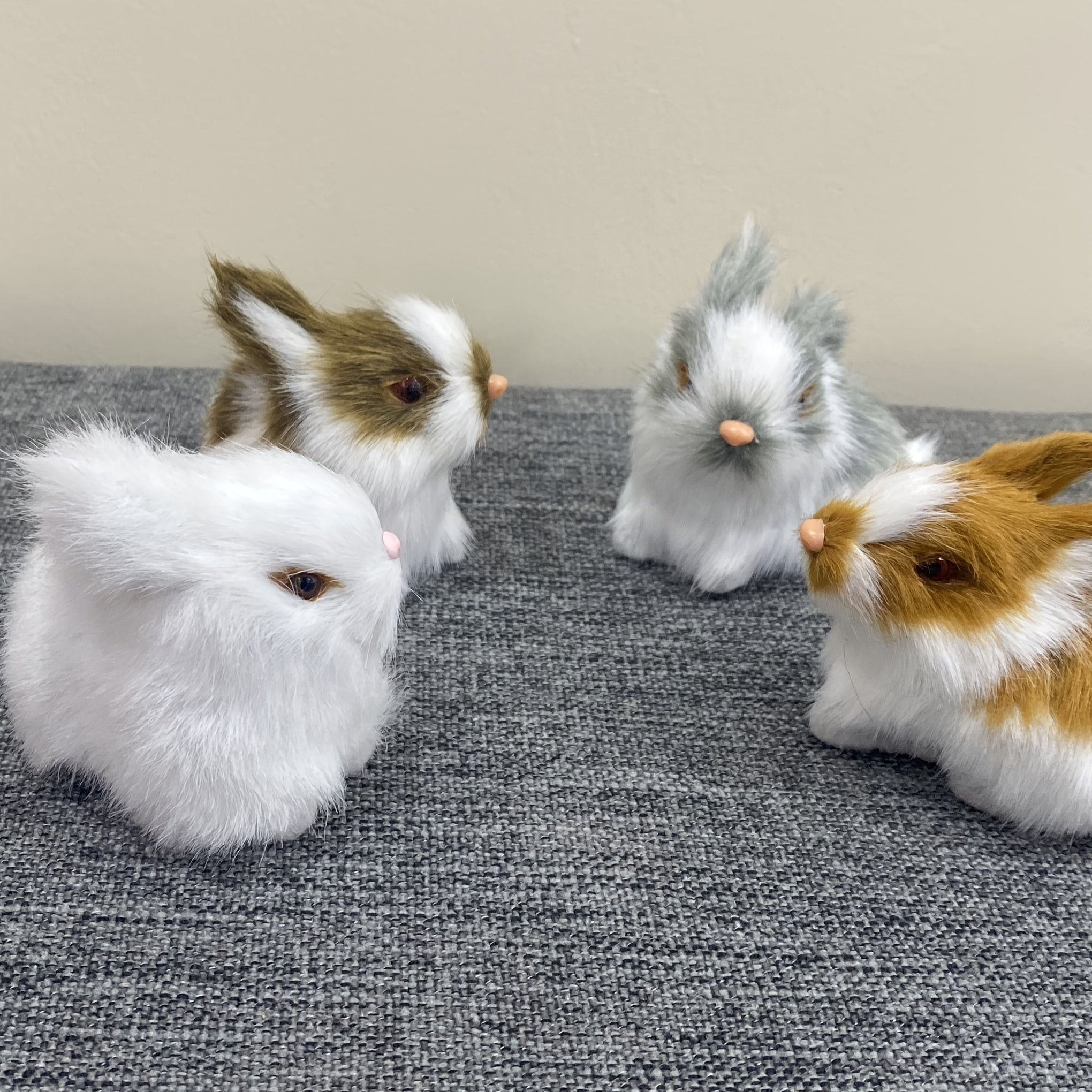 Decoración clásica de conejito de Pascua sin plumas ni pilas