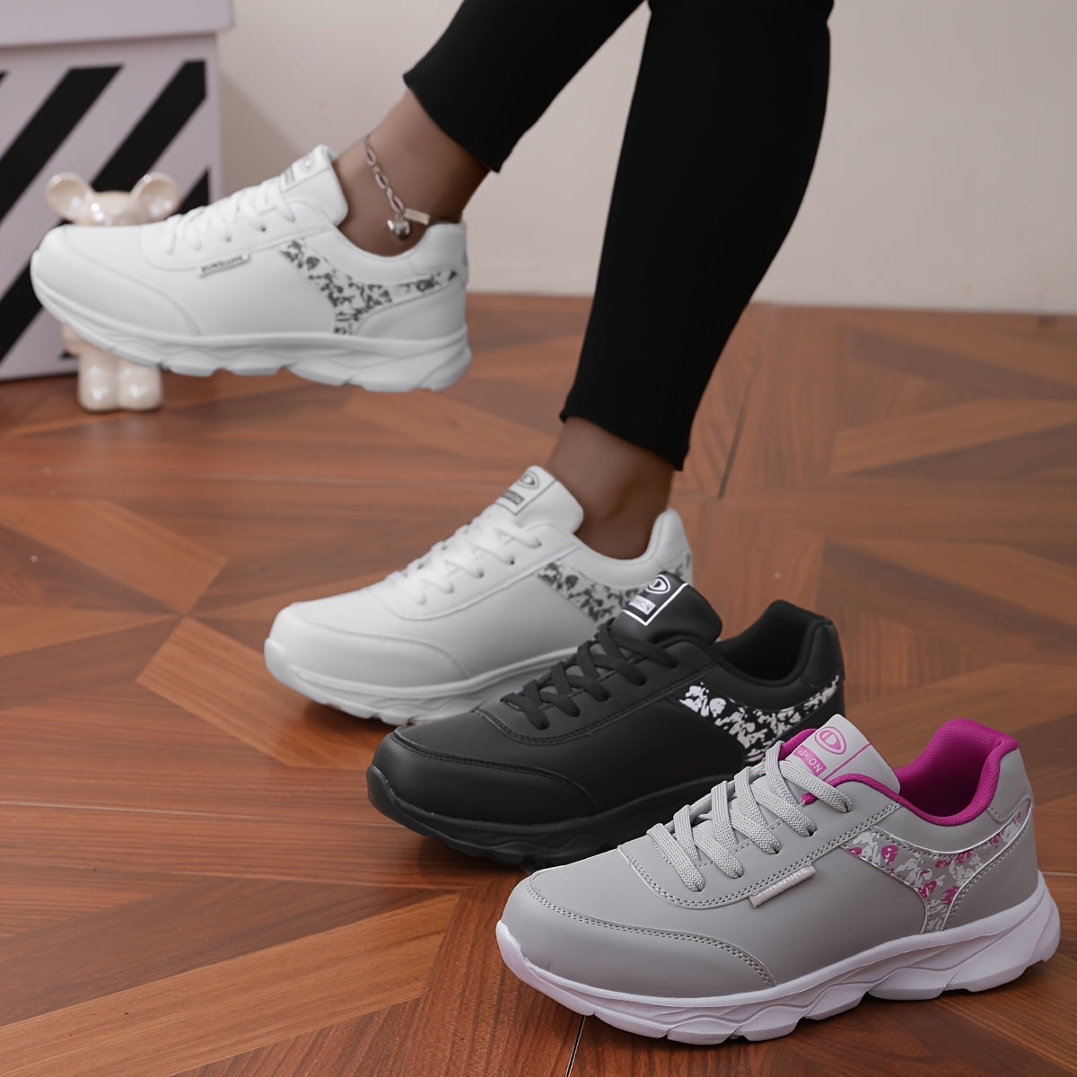 Women’s Casual Sneakers Lightweight Breathable Mesh Lace-Up Running Shoes
