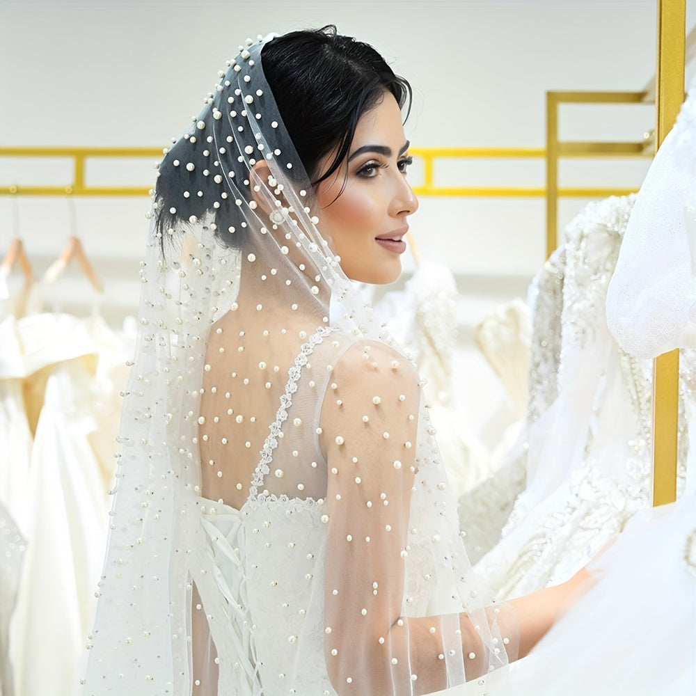 Qoʻlda yuvish parvarishi bilan toʻy voil uchun marjon bilan bezatilgan