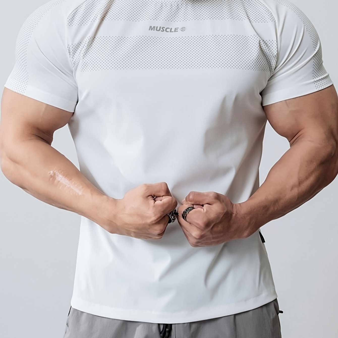 Camiseta de manga corta de poliéster de corte ajustado para hombre, cuello redondo, ideal para actividades al aire libre en verano