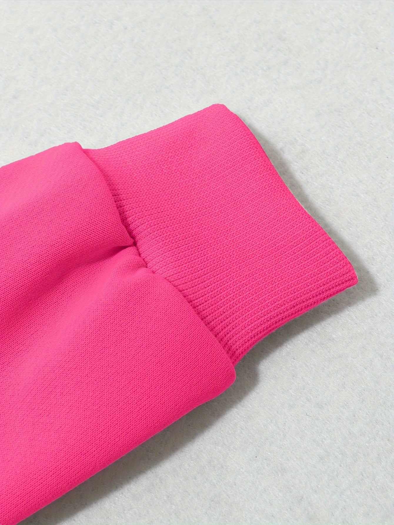 Conjunto de sudadera de manga larga y pantalones acampanados de otoño para niñas con patrón de letras, punto de poliéster, ropa casual para exteriores para niñas mayores de 3 años