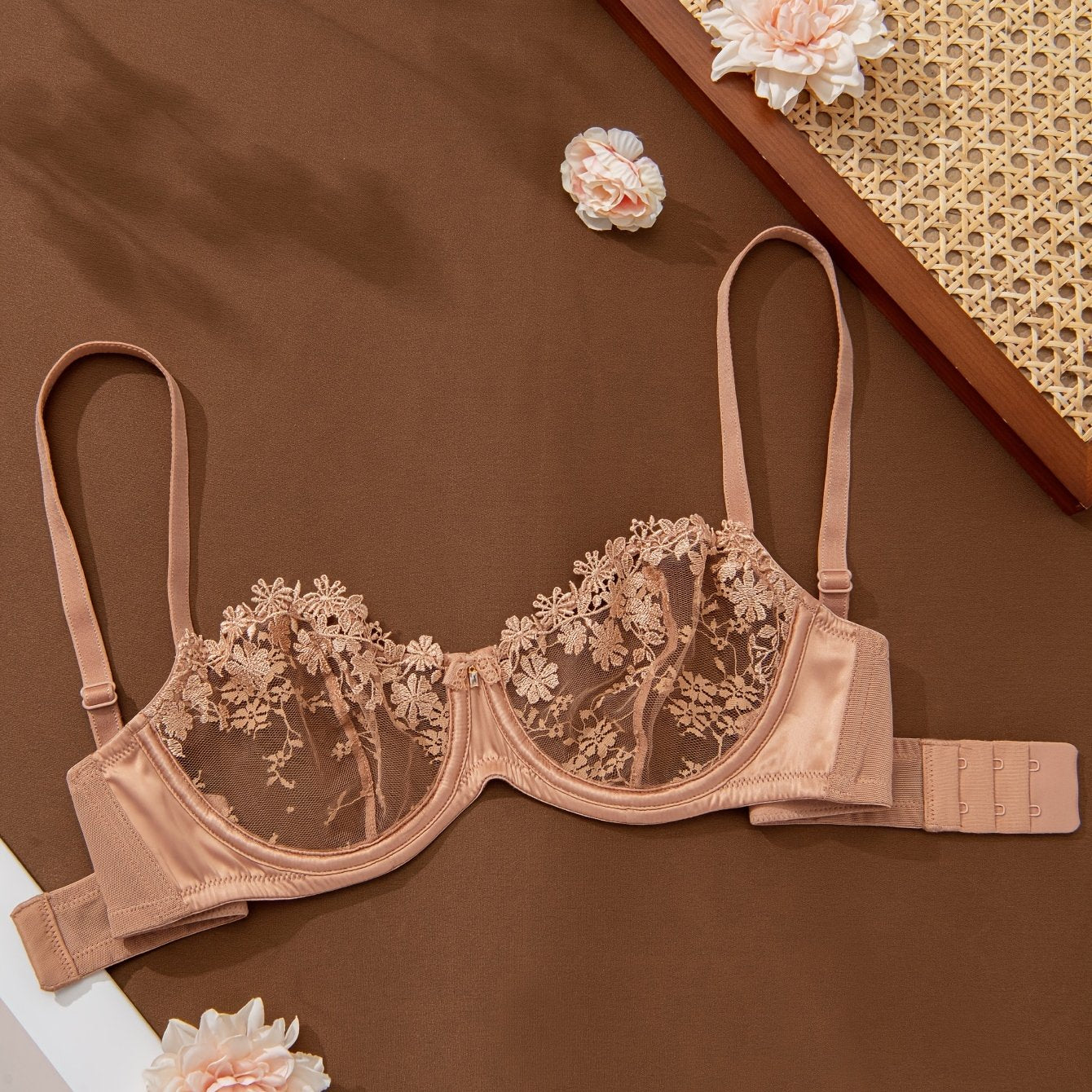 Seamless Floral Lace Underwire Bra with Breathable Mesh for Women’s Lingerie