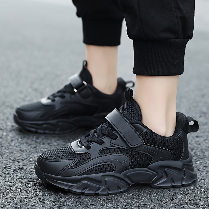 Qora pastki qismi past bo'lgan qizlar uchun krossovkalar, nafas oladigan to'r, EVA taglik, sozlanadigan tasma va mustahkam joylashish dizayni bilan. Qiziqarli va qulay yurish poyabzallari.