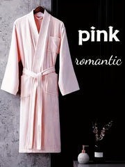 Uniseks paxta hammom ro'moli yumshoq so'riladigan kesilgan velurdan, V-qo'shni, kamar, bir xil rangda. Cho'zilmaydigan to'qima mato kuz/qish uchun, mehmonxona, mehmon uyi, uy va sayohat uchun mos.