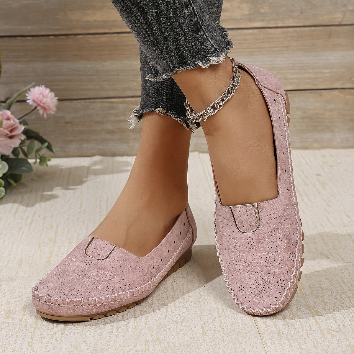 Plus-Size Women Breathable Flat Shoes Casual Embroidered Solid Color
