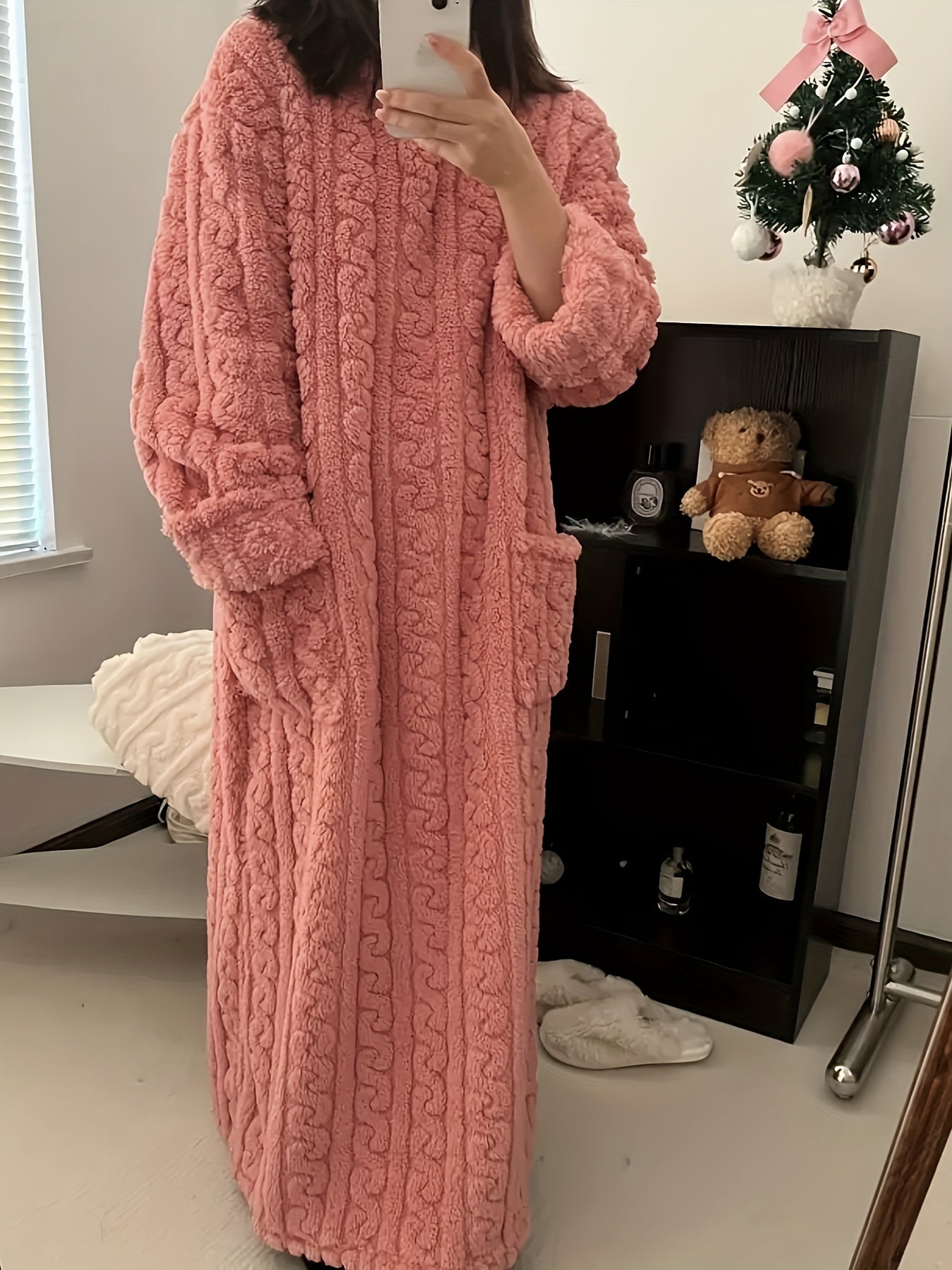 Long Coral Fleece Nightgown for Women Warm Autumn Winter Pajama Bathrobe with Pockets