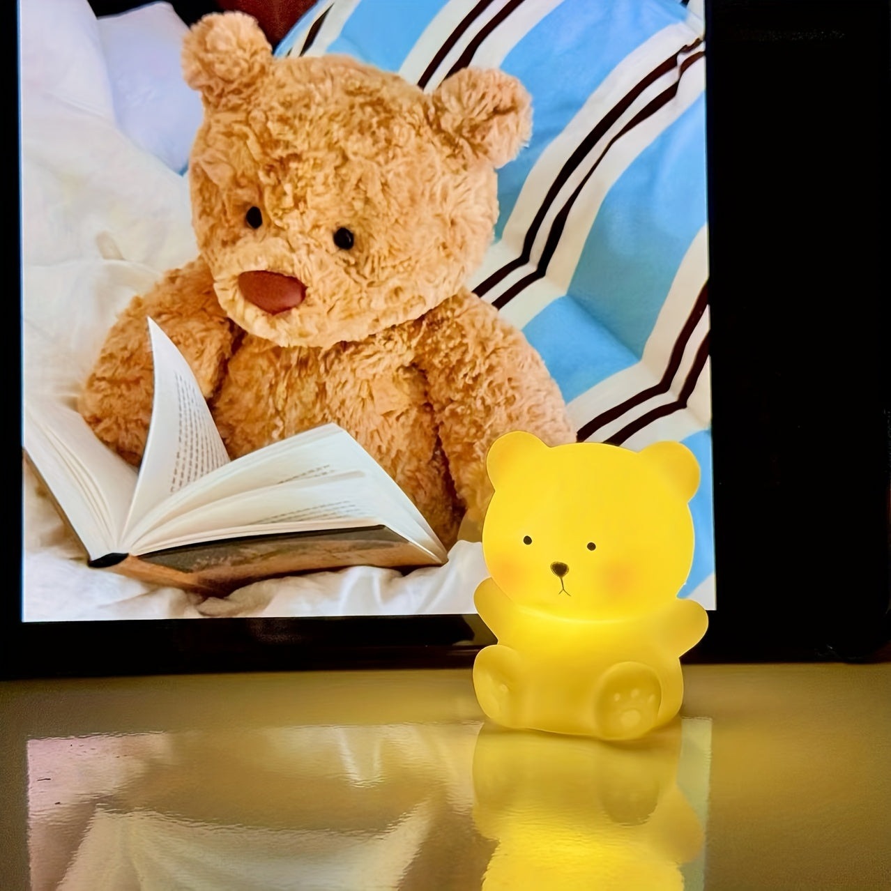 Bear Desk Lamp for Kids and Teens Battery-Operated Night Light Bedroom Study Gift