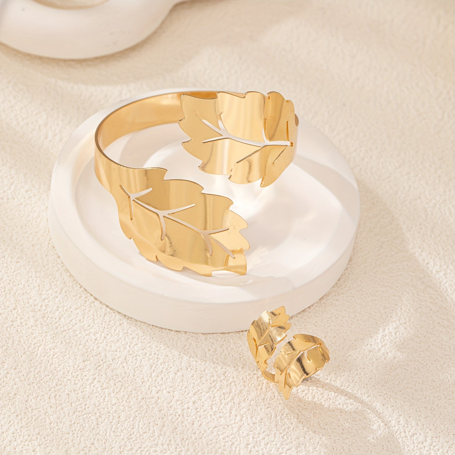 Women’s Leaf-Shaped Alloy Bangle and Ring Set for Everyday or Special Occasions