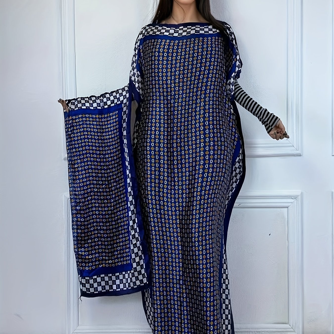 Women's Floral Print Maxi Abaya with Batwing Sleeves and Boat Neck