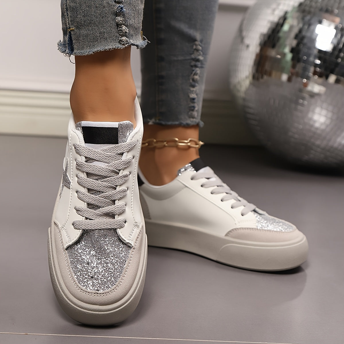 Women’s Leopard Print Casual Sneakers with Glitter Accents and Breathable Design
