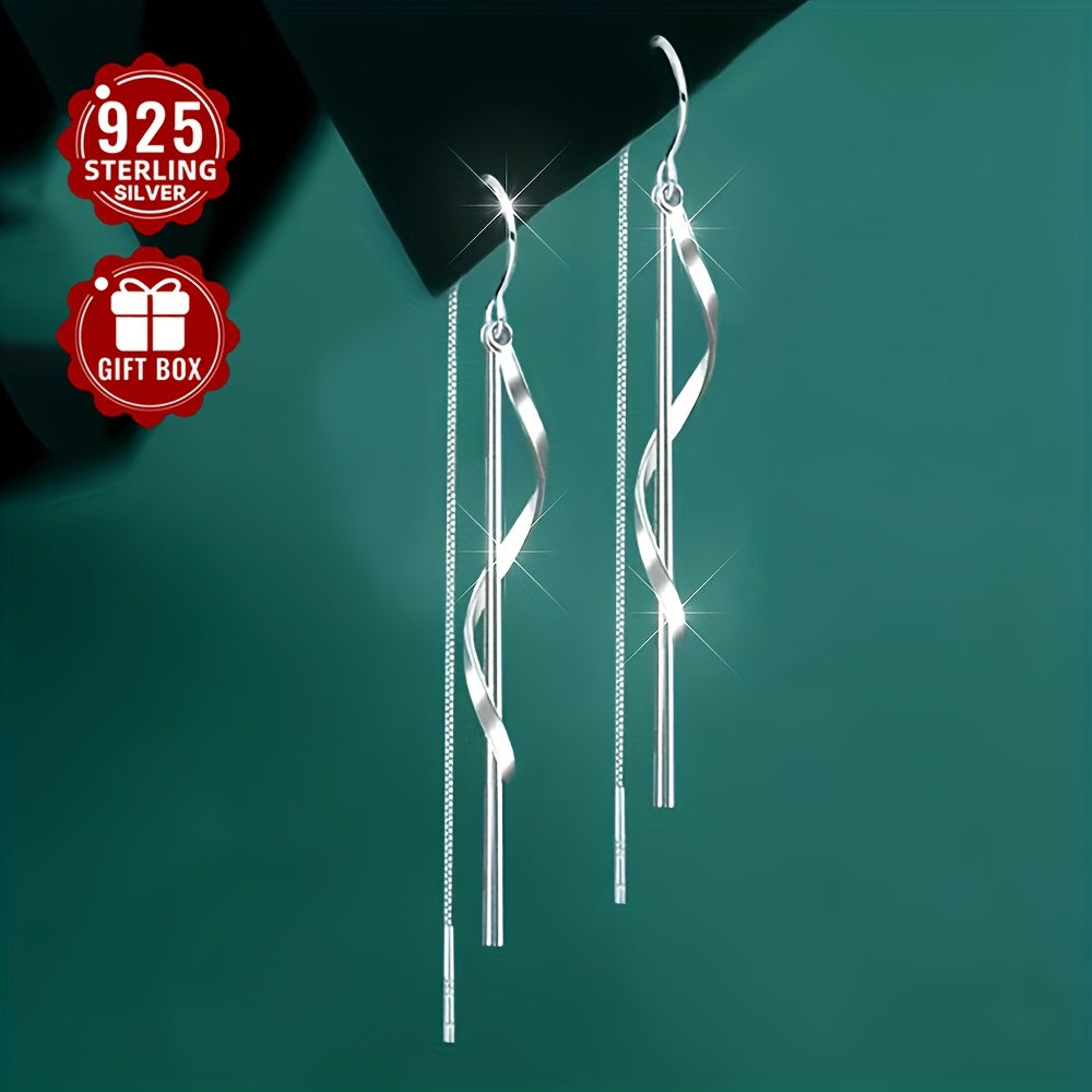 Ushbu nozik 925 Sterling Silver Drape Earrings har kuni kiyish, sayohat, yig'ilishlar va sovg'alar uchun mukammal bo'lib, taxminan 2.65g og'irlikda. Ular nafis S-shaklidagi to'lqin dizayniga ega bo'lib, har qanday kiyimga noziklik qo'shish uchun ideal.