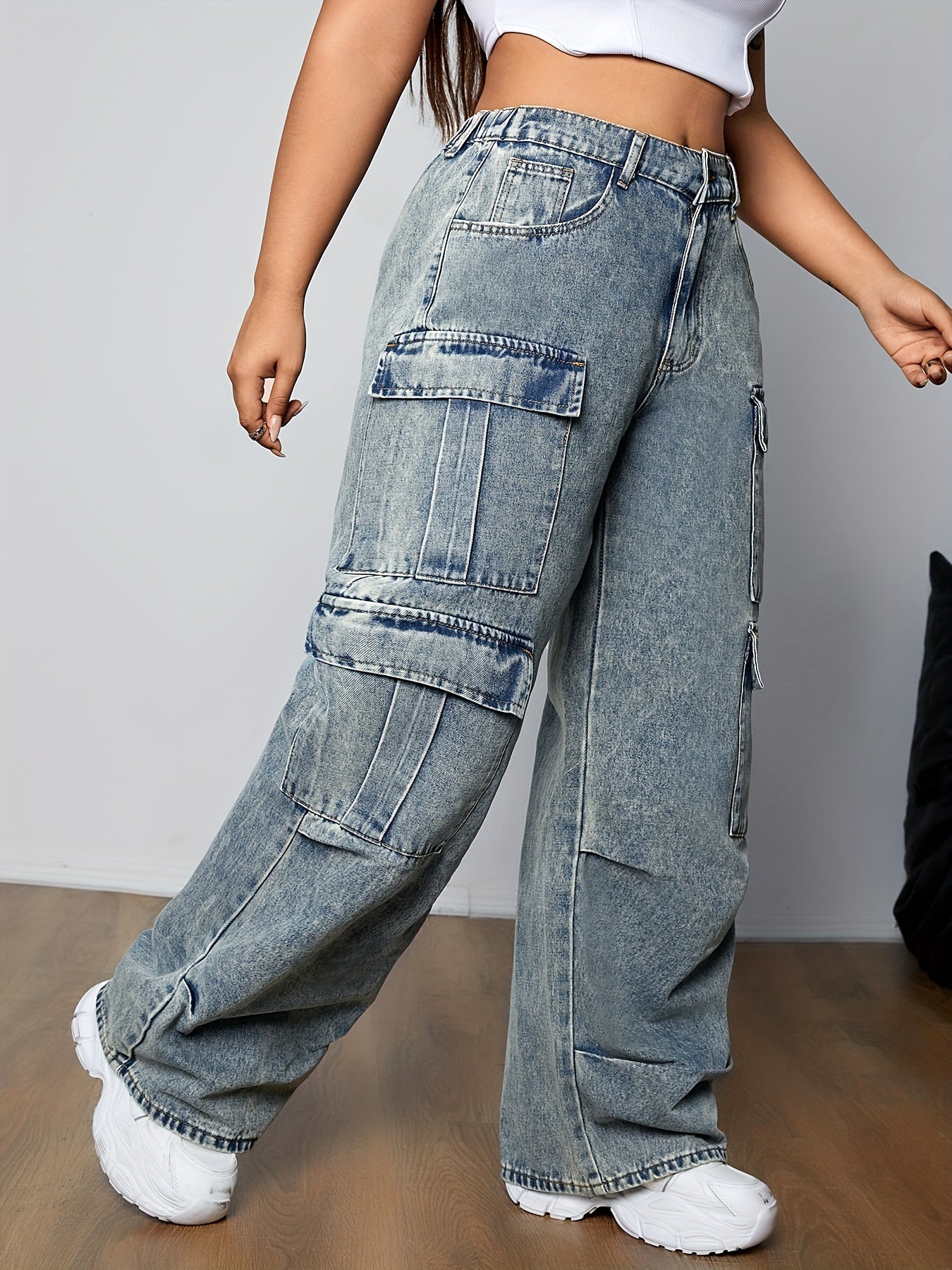 Women's Plus Size Cargo Jeans Loose Fit Denim Pants with Pockets