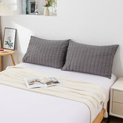 Set Of 2 Polyester Pillowcases 50x70cm Bubble Gauze Cutwork Skin-Friendly