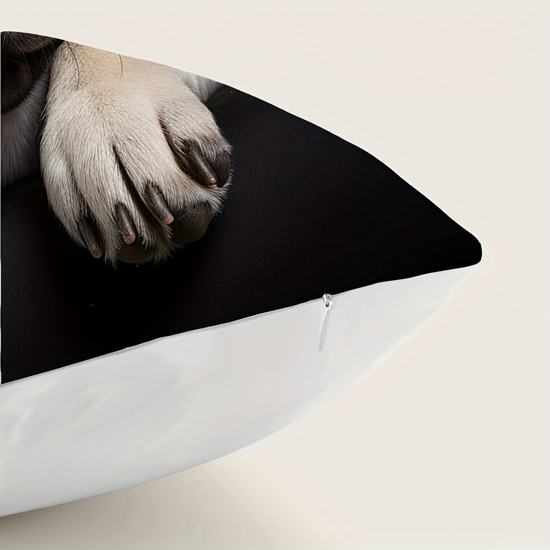 It yurakchasli it izlari bilan bezatilgan 45x45 sm o'lchamdagi to'qima charm bilan qoplangan yostiq qoplami, dekorativ divan yostiq.