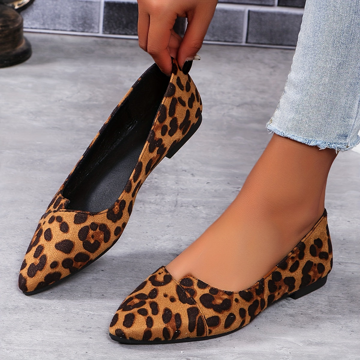 Women's Flat Shoes Slip-On Pointed Toe Solid Color Lightweight Ballet All-Season