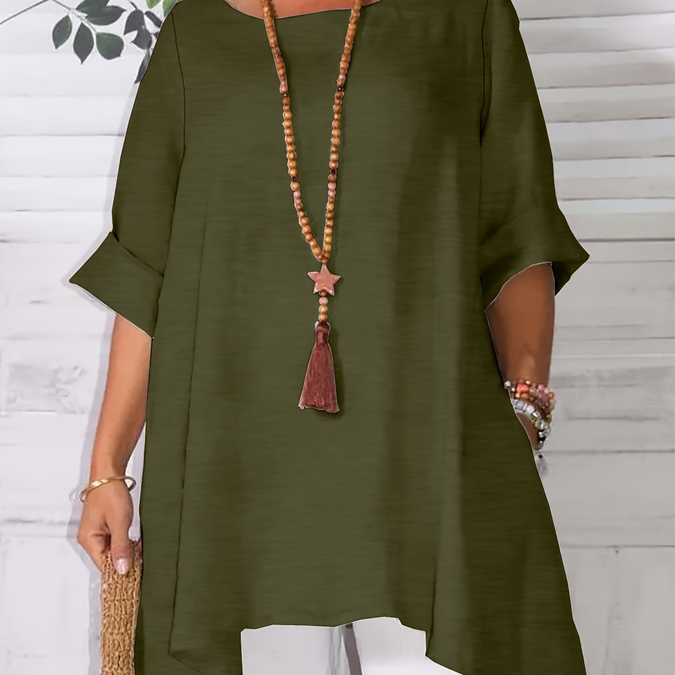 Women's Plus Size Pleated Texture Top with Pockets and Asymmetrical Hem in Polyester for Vacation