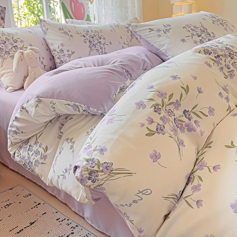 Yumshoq gullar naqshidagi yotoq to'plami, yostiq qoplari bilan birga, nafas oladigan polyesterdan tayyorlangan va zip yopilishi mavjud. Har mavsum uchun mos, yotoqxona va mehmonxonalar uchun mukammal.