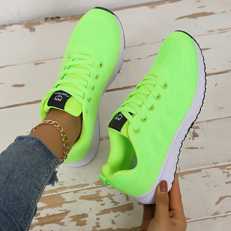 Women's Breathable Mesh Running Shoes Black and White Lightweight Sneakers