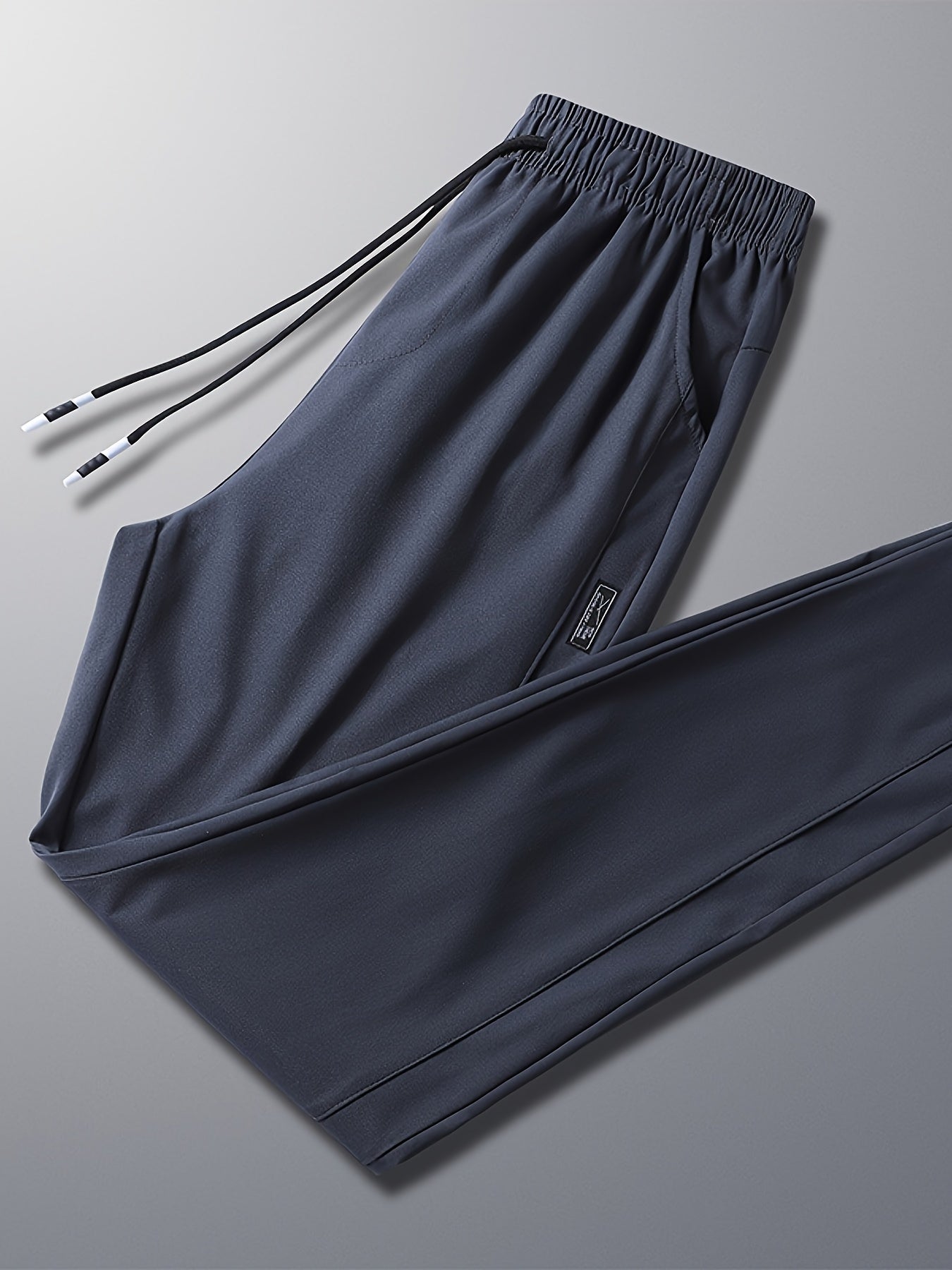 Erkaklar uchun tasodifiy shimlar to'rt rangda