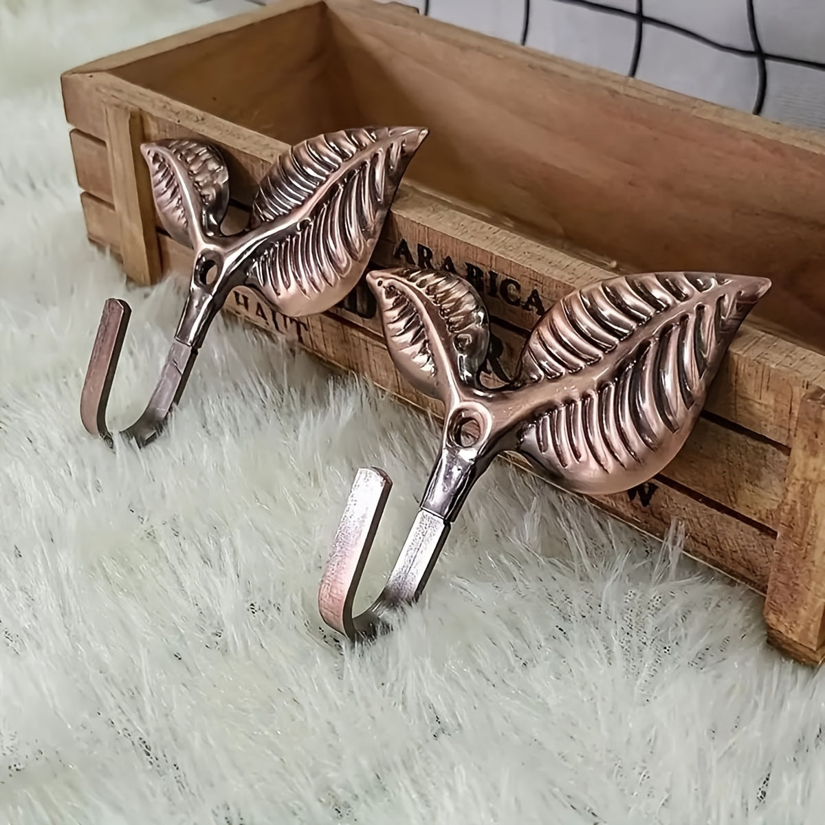 Set of 2 Modern Minimalist Gold Leaf Curtain Hooks for Living Room and Office