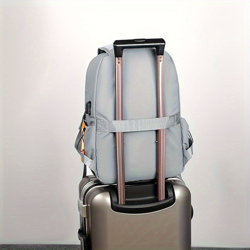 Erkaklar uchun engil kulrang rucksack, zamonaviy polyesterdan tayyorlangan, fermuarlı bo'limlar, maktab va ochiq sayohatlar uchun sozlanadigan kamarlar bilan.