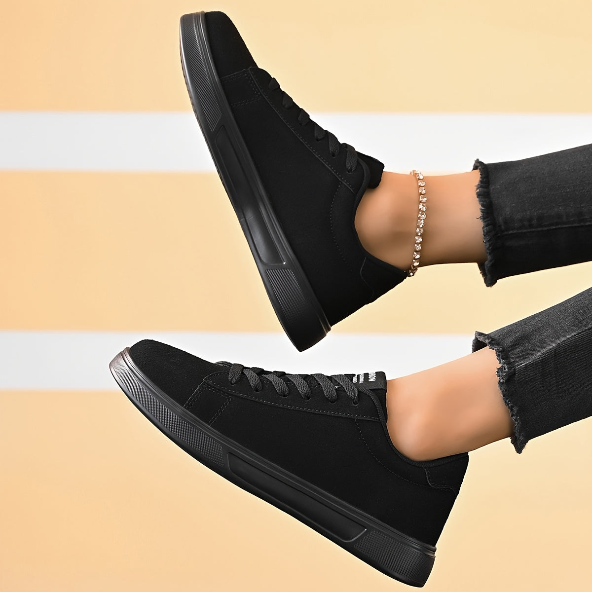 Women's Lightweight Casual Sneakers with Lace-Up Closure Black All-Season Shoes