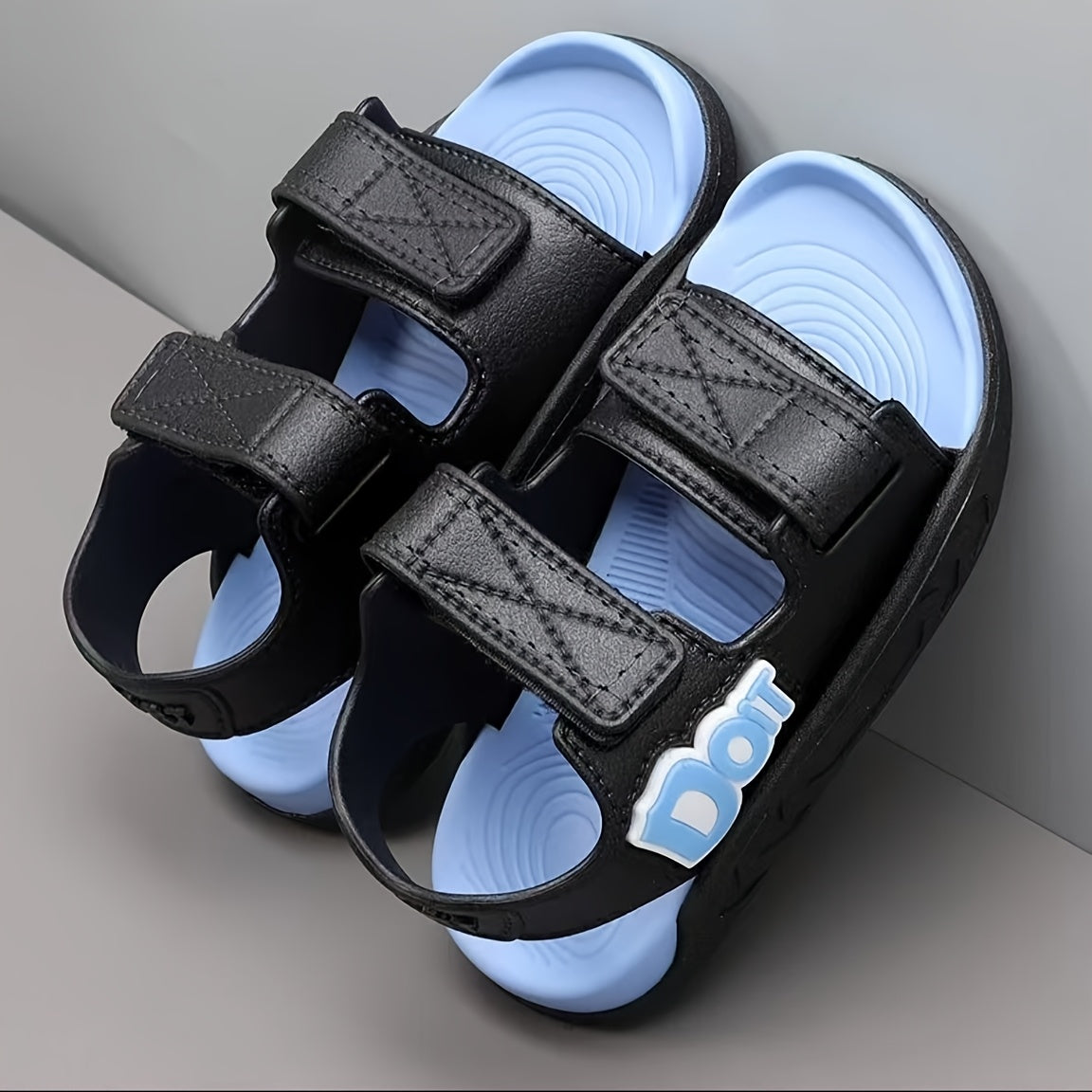 Детские мультяшные сандалии дышащие прочные легкие на резиновой подошве ПВХ для улицы и пляжа