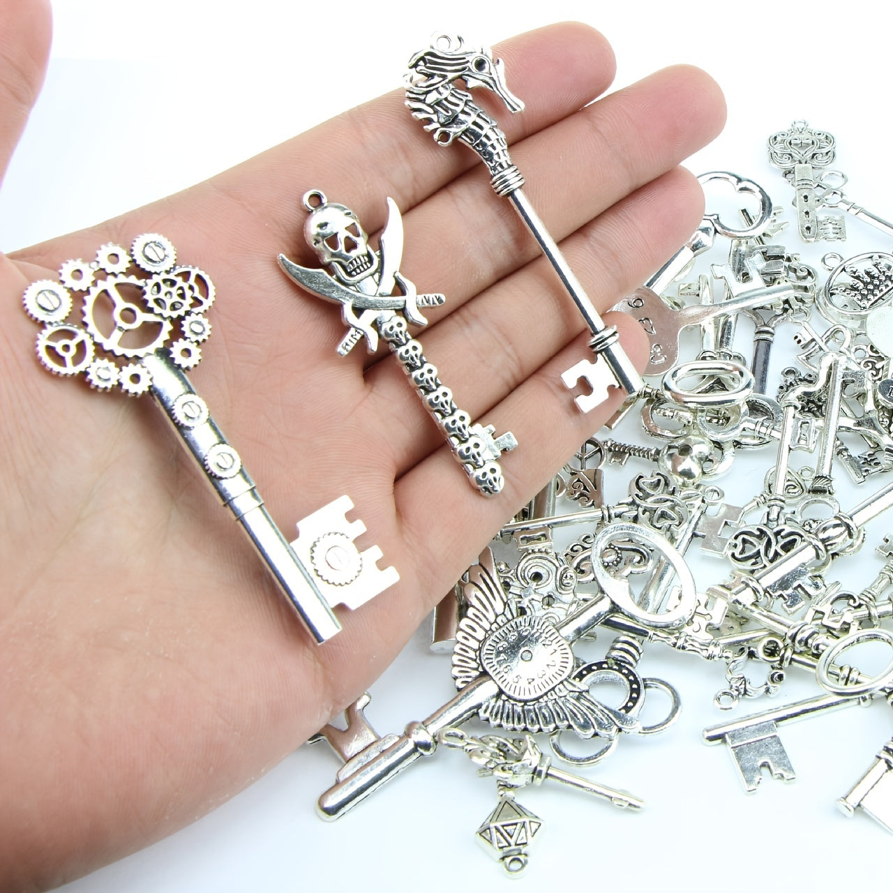 80pcs Antique Zinc Alloy Key Pendants Pirate Castle Skull Heart Filigree Jewelry Making