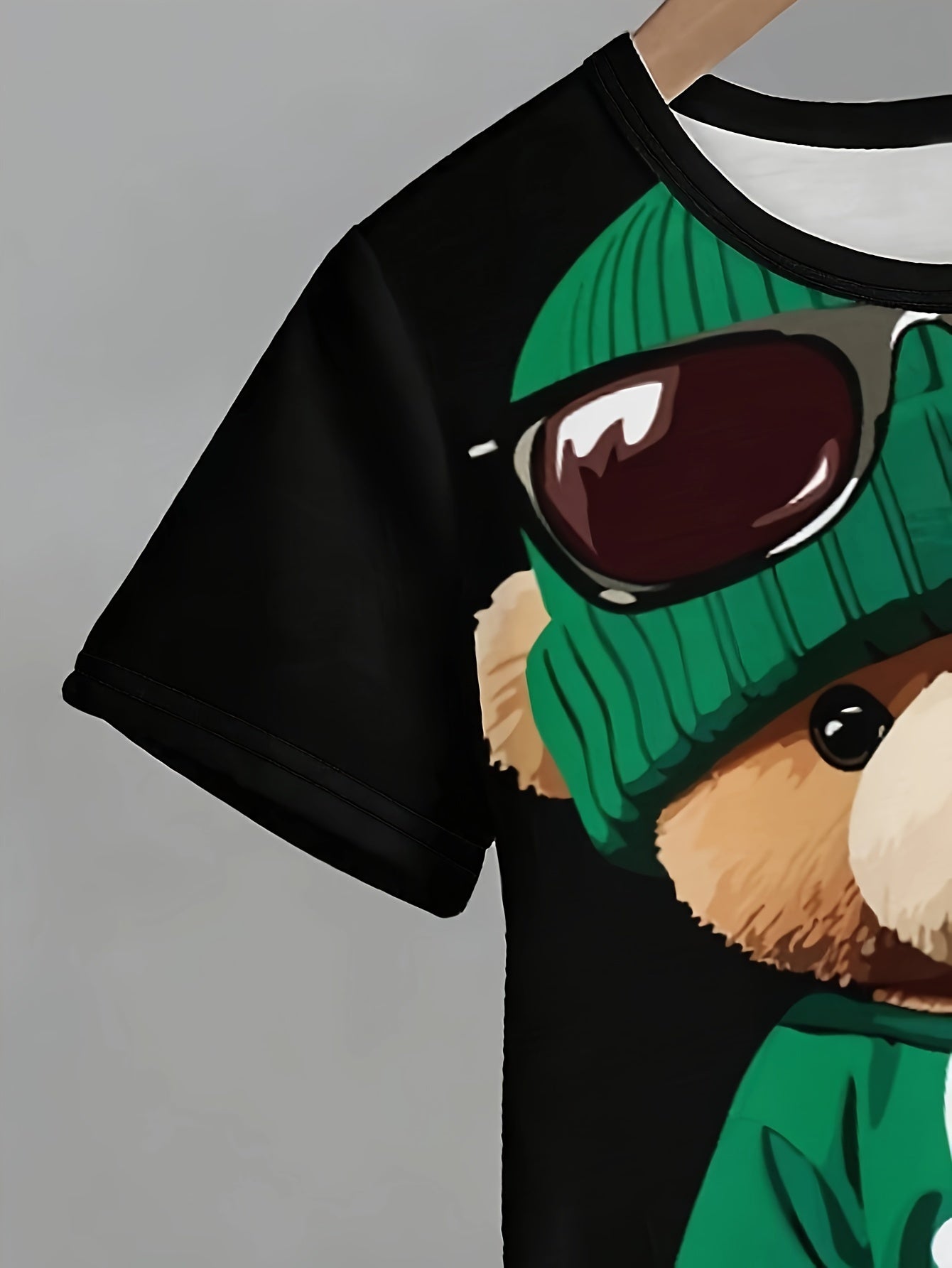 Boys' Summer Casual Cartoon Bear Graphic Tee and Shorts Set in Black and Green Polyester Blend