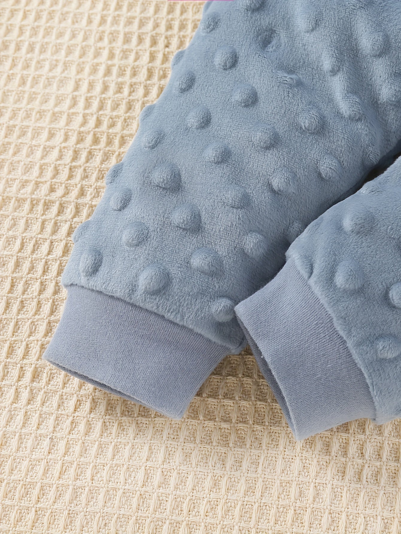 Kichkina erkaklar uchun multfilm mashina velur kostyumi, kuz-qish uchun 4 ta qismli to'plam