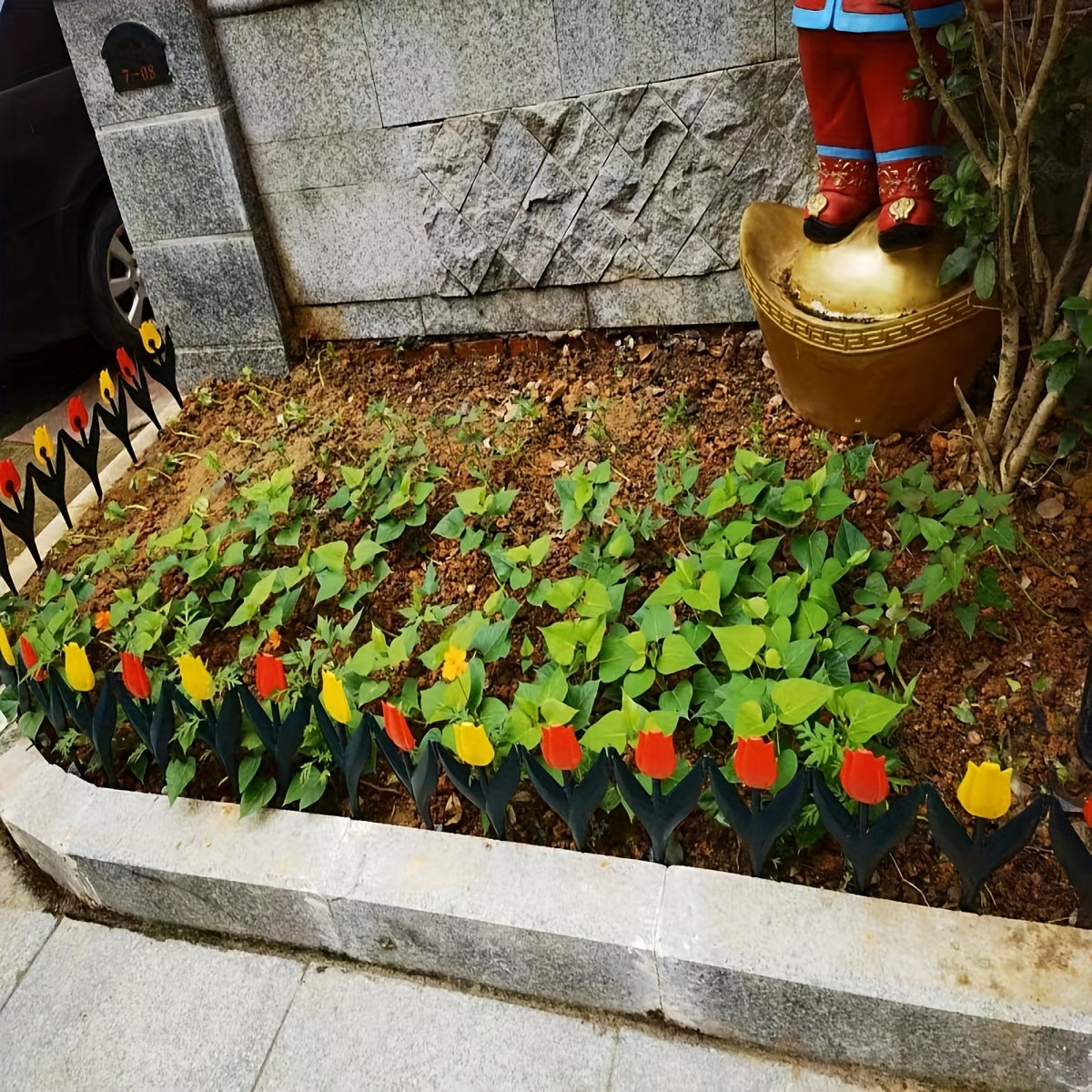10 Pcs Plastic Tulip Garden Fence Edging for Fairy Gardens and Outdoor Yards Red and Yellow