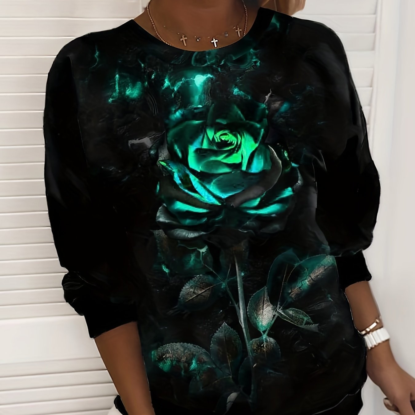 Sudadera de manga larga con estampado de rosa gótica para mujer de tallas grandes