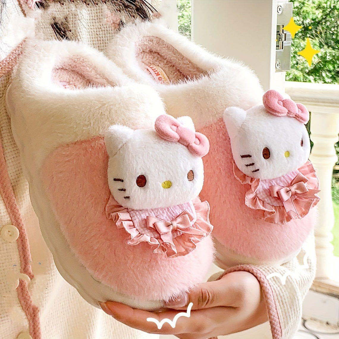 Ayollar uchun mo'ljallangan shirin va oq rangli qulay slip-on chanoq kiyimlar, kamonli bezaklar bilan