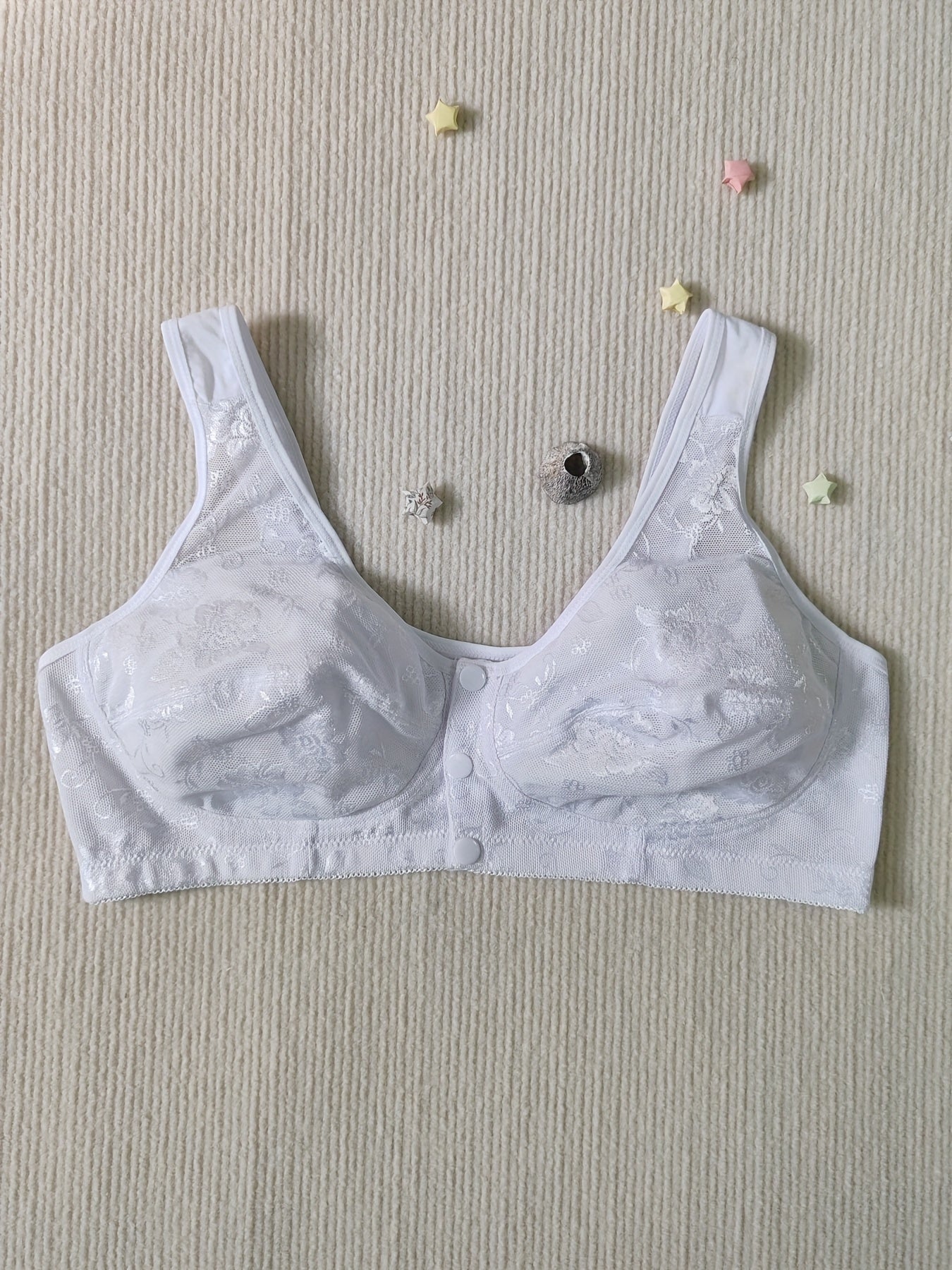 Women's Lace Front Clasp Bra Full Coverage Medium Support Floral Pattern