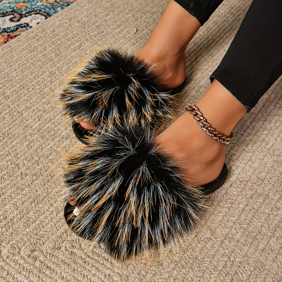 Ayollar uchun mo'ljallangan mo'rt faux junli slaydlar ichki choyshablar, sirpanmaydigan TPR, yozgi