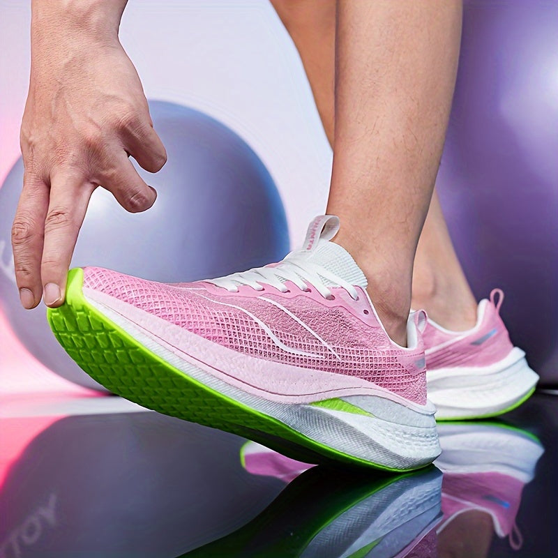 Erkaklar uchun yengil vaznli yugurish poyabzallari, zarba qabul qilish, gradient rang va tashqi mashg'ulotlar uchun sirpanmas dizayn.