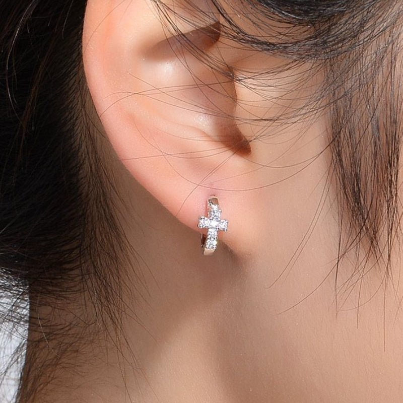 Zamonaviy va minimalistik moissanit bilaguzuklari, 925 oltin qoplamali misdan tayyorlangan, har kuni kiyish va maxsus tadbirlar uchun mukammal, barcha fasllar uchun abadiy zargarlik.