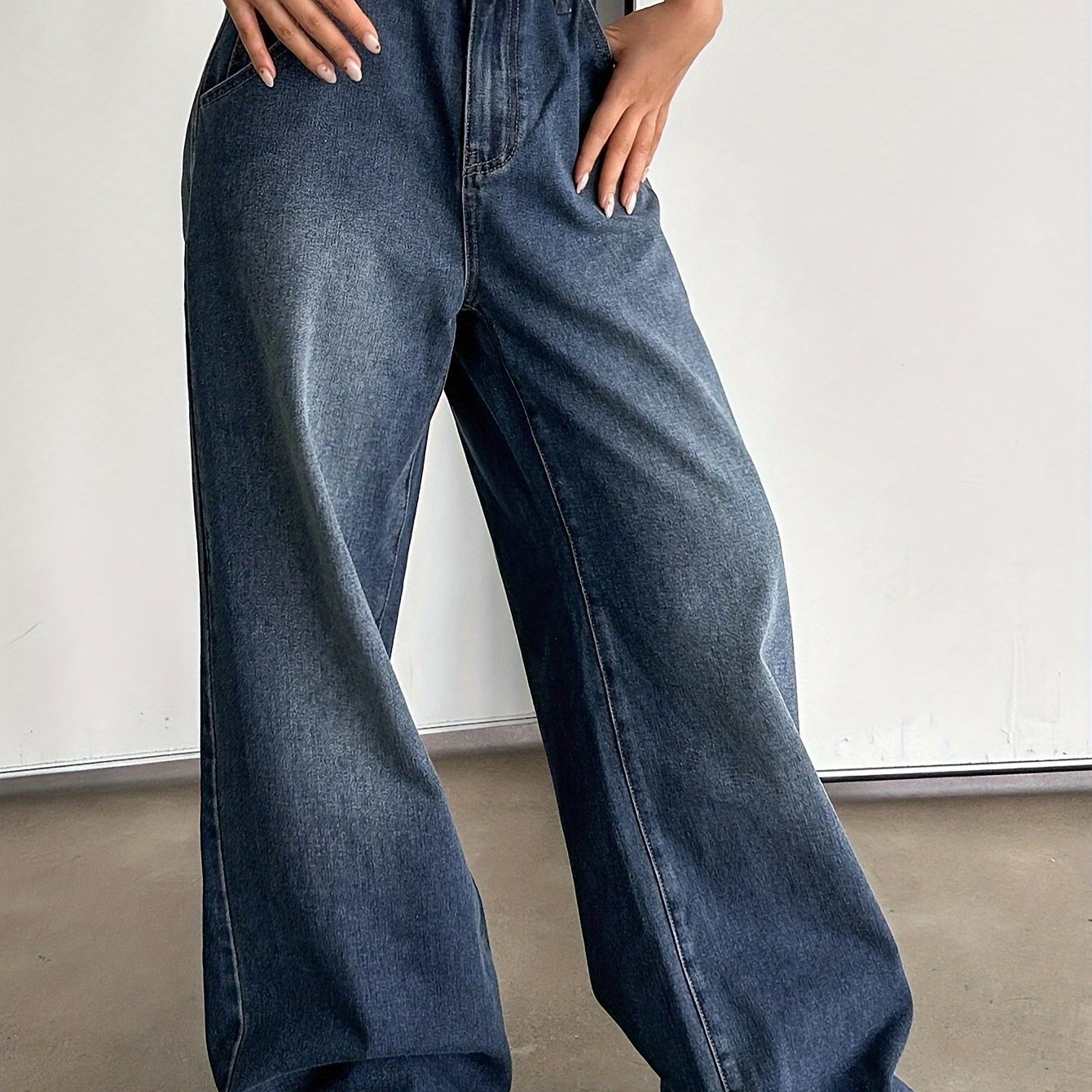 Women's Wide Leg Denim Jeans with Multiple Pockets and Vintage Style
